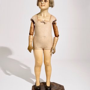 Een Franse mannequin met wassen hoofd van een meisje, Pierre Imans, Parijs, ca. 1920 — foto 2