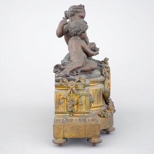 Een Franse vuurvergulde pendule, gesigneerd Hébert, Paris, 19e eeuw — foto 2