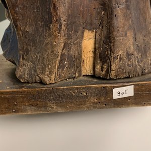 Een fruithouten figuur van een vrouwelijke heilige, Rijngebied, Duitsland, 2e helft 16e eeuw — foto 16