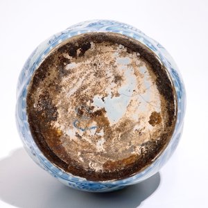 Een gedraaide blauw-witte aardewerk kan met chinoiseriedecor, Delft of Frankfurt, 17e eeuw — foto 6