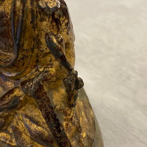 Een gelakte en vergulde bronzen figuur van Boeddha, Birma, 17/18e eeuw — foto 10