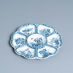 Een gelobde blauw-witte Delftse specerijenschotel met vogels, eind 17e eeuw — foto 3