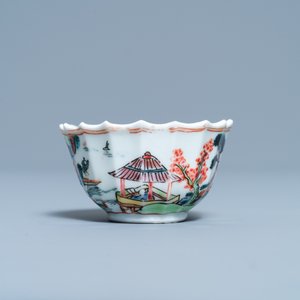 Een gelobde Chinese famille rose kop en schotel, Yongzheng — foto 5