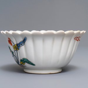 Een gelobde Japanse Kakiemon kom en een bordje, Edo, 18e eeuw — foto 7