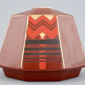 Een geometrische art deco bloemenhouder, Saint-Ghislain, ca. 1930 — foto 2