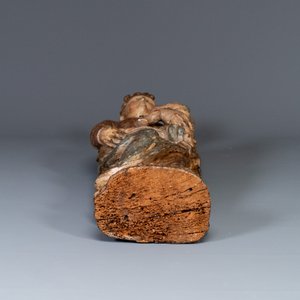 Een gepolychromeerd eikenhouten figuur van een Madonna met kind, Frankrijk, 2e helft 16e eeuw — foto 6