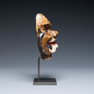 Een gepolychromeerd houten masker, Indonesië, Java, 19e eeuw — foto 2