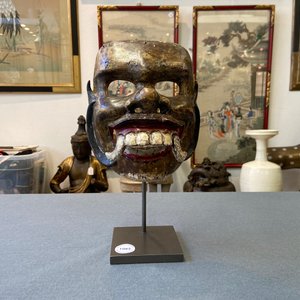 Een gepolychromeerd houten masker, Indonesië, Java, 19e eeuw — foto 7