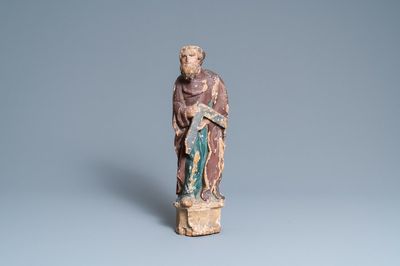 Een gepolychromeerde eikenhouten figuur van Sint-Thomas op een basis met wapenschild, Normandië, Frankrijk, ca. 1510
