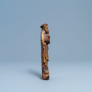 Een gepolychromeerde en vergulde houten figuur van een Madonna met kind, zgn. Mechels popje, ca. 1600 — foto 5
