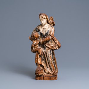 Een gepolychromeerde houten figuur van een Madonna met kind, 17/18e eeuw — foto 1