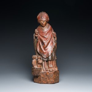 Een gepolychromeerde houten sculptuur van Sint-Nikolaas met drie badende jongens, 15/16e eeuw — foto 1