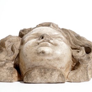 Een gesculpteerde engelenkop in marmer, Vlaanderen, 16/17e eeuw — foto 6