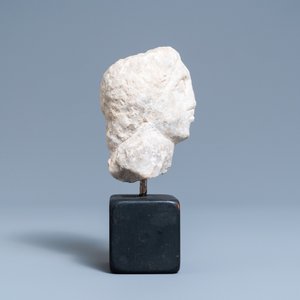 Een gesculpteerde stenen mannenkop, wellicht Frankrijk, 15e eeuw — foto 3