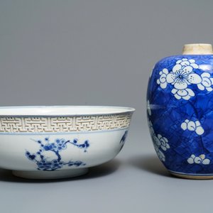 Een gevarieerd lot Chinees blauwwit porselein, Kangxi — foto 5