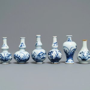 Een gevarieerd lot Chinees blauwwit porselein, Kangxi — foto 8