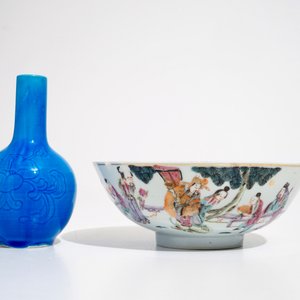 Een gevarieerd lot Chinees famille rose en monochroom porselein, 19/20e eeuw — foto 4