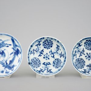Een gevarieerde collectie blauw-wit Chinees porselein, 16/19e eeuw — foto 7