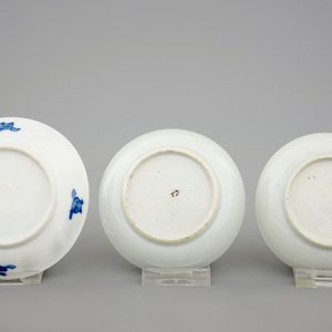 Een gevarieerde collectie blauw-wit Chinees porselein, 16/19e eeuw — foto 8