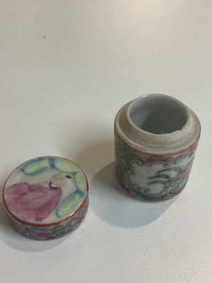 Een gevarieerde collectie Chinees blauw-wit en famille rose porselein, Qianlong en later — foto 18