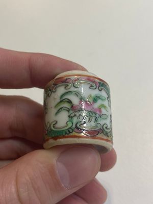 Een gevarieerde collectie Chinees blauw-wit en famille rose porselein, Qianlong en later — foto 22