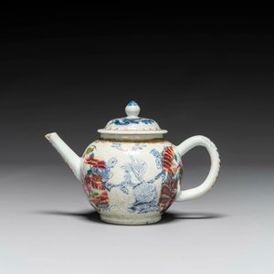 Een gevarieerde collectie Chinees blauw-wit en famille rose porselein, Qianlong en later — foto 10