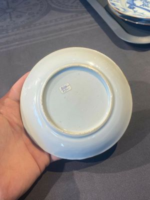 Een gevarieerde collectie Chinees blauw-wit, famille rose en Imari-stijl porselein, Yongzheng/Qianlong — foto 36