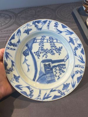Een gevarieerde collectie Chinees blauw-wit, famille rose en Imari-stijl porselein, Yongzheng/Qianlong — foto 37