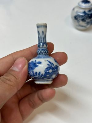 Een gevarieerde collectie Chinees blauw-wit porselein, Kangxi/Qianlong — foto 10