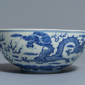 Een gevarieerde collectie Chinees blauwwit en famille verte porselein, 19e eeuw — foto 8