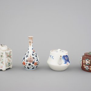 Een gevarieerde collectie Chinees en Japans porselein, 17/19e eeuw — foto 7