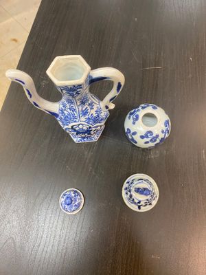 Een gevarieerde collectie Chinees en Japans porselein, 18e eeuw — foto 8