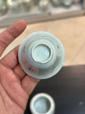 Een gevarieerde collectie Chinees famille rose en qianjiang cai porselein, 19/20e eeuw — foto 42