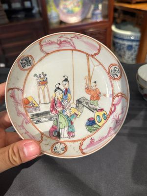 Een gevarieerde collectie Chinees famille rose en verte porselein, 18/19e eeuw — foto 11