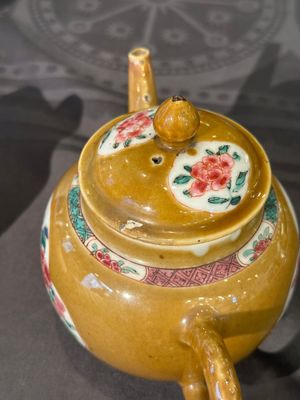 Een gevarieerde collectie Chinees famille rose en verte porselein, 18/19e eeuw — foto 15