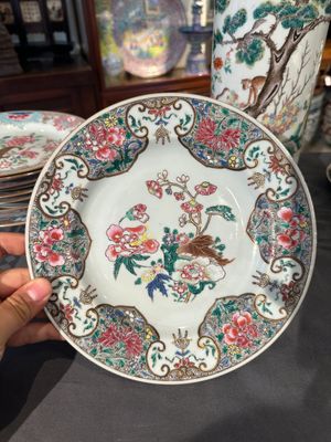 Een gevarieerde collectie Chinees famille rose en verte porselein, 18/19e eeuw — foto 65