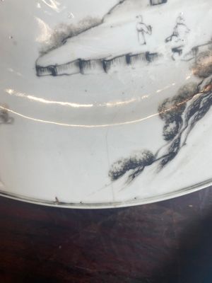 Een gevarieerde collectie Chinees grisaille en famille rose porselein, Yongzheng/Qianlong — foto 15