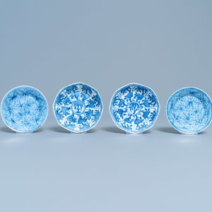 Een gevarieerde collectie Chinese blauw-witte koppen en schotels, Kangxi — foto 4