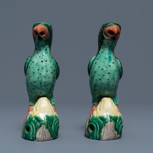 Een gevarieerde collectie Chinese famille rose, blauw-witte en blanc de Chine figuren, 18e eeuw en later — foto 8