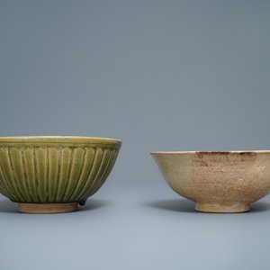 Een gevarieerde collectie Thais Sawankhalok keramiek, 15e eeuw en later — foto 2
