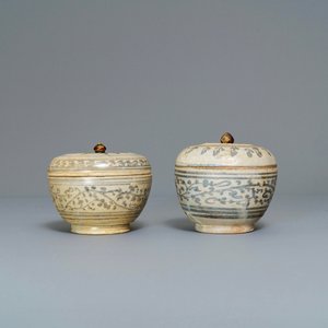 Een gevarieerde collectie Thais Sawankhalok keramiek, 15e eeuw — foto 11