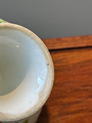 Een gevarieerde collectie van acht stukken Chinees famille rose porselein, 18/19e eeuw — foto 27