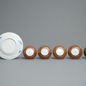 Een gevarieerde collectie vnl. blauw-wit Chinees porselein, Ming en later — foto 3