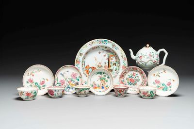 Een gevarieerde verzameling Chinees famille rose porselein, Yongzheng/Qianlong