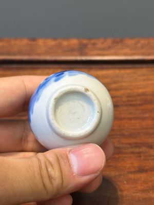 Een gevarieerde verzameling van 45 stukken Chinees porselein, Kangxi en later — foto 12
