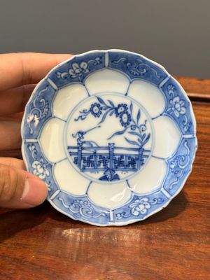 Een gevarieerde verzameling van 45 stukken Chinees porselein, Kangxi en later — foto 25