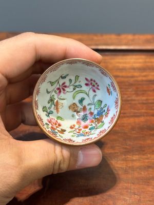 Een gevarieerde verzameling van 45 stukken Chinees porselein, Kangxi en later — foto 49