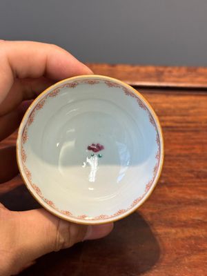 Een gevarieerde verzameling van 45 stukken Chinees porselein, Kangxi en later — foto 64