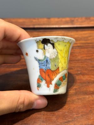 Een gevarieerde verzameling van 45 stukken Chinees porselein, Kangxi en later — foto 92