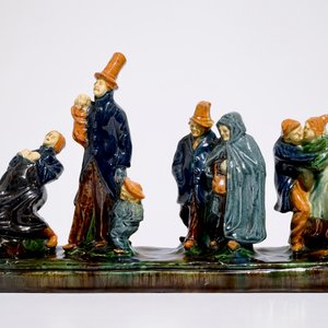 Een groep in Vlaams aardewerk, "De Kleine Bruiloft”, wellicht Caesens, 20e eeuw — foto 2
